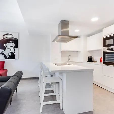 By Riva - Gorgeous 2 Bedroom In Centre Of Puerto Banus Apartment *