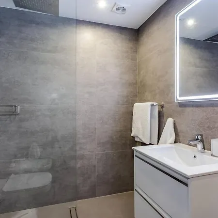 Apartment By Riva - Gorgeous 2 Bedroom In Centre Of Puerto Banus *