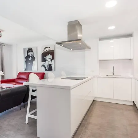 By Riva - Gorgeous 2 Bedroom In Centre Of Puerto Banus