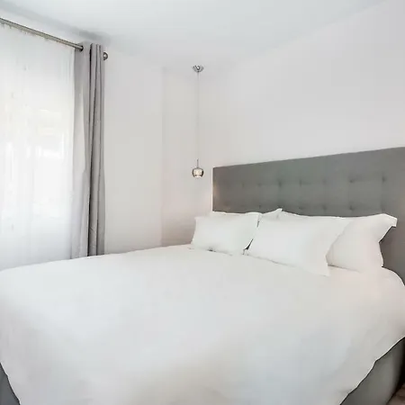 By Riva - Gorgeous 2 Bedroom In Centre Of Puerto Banus * Marbella