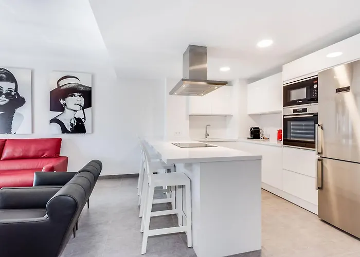 By Riva - Gorgeous 2 Bedroom In Centre Of Puerto Banus Appartement *