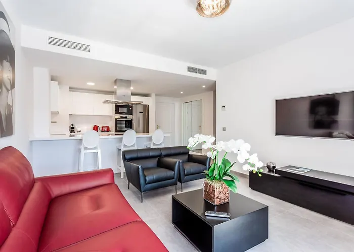 By Riva - Gorgeous 2 Bedroom In Centre Of Puerto Banus *