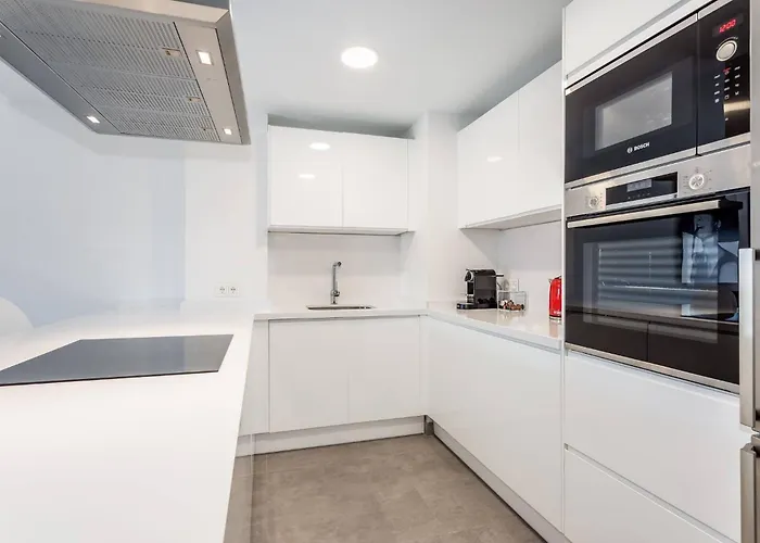 By Riva - Gorgeous 2 Bedroom In Centre Of Puerto Banus *
