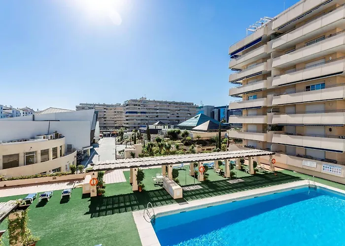 By Riva - Gorgeous 2 Bedroom In Centre Of Puerto Banus Appartement *