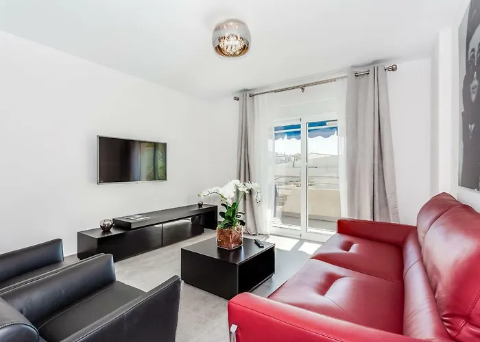 By Riva - Gorgeous 2 Bedroom In Centre Of Puerto Banus