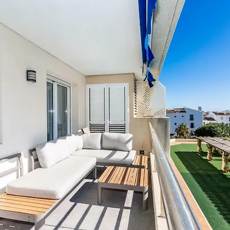 By Riva - Gorgeous 2 Bedroom In Centre Of Puerto Banus 公寓 马尔韦利亚