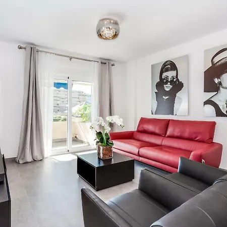 By Riva - Gorgeous 2 Bedroom In Centre Of Puerto Banus * 马尔韦利亚
