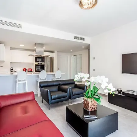 By Riva - Gorgeous 2 Bedroom In Centre Of Puerto Banus *